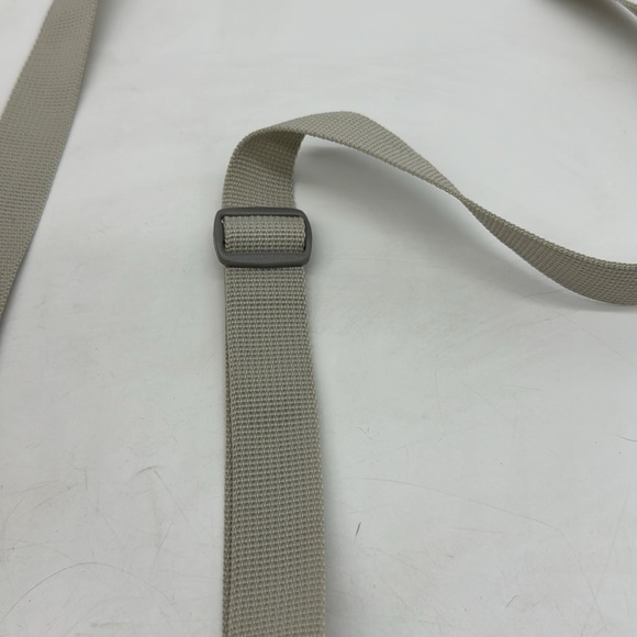 Eddie Bauer Purple Nylon Crossbody Lightweight Travel Bag MCB5128N - Picture 5 of 10